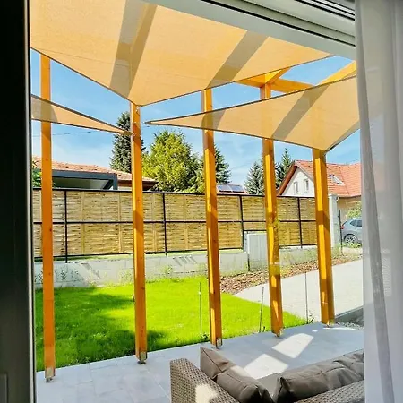 Aranygesztenye Apartmanhaz * Balatonudvari