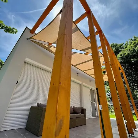 Aranygesztenye Apartmanhaz Villa