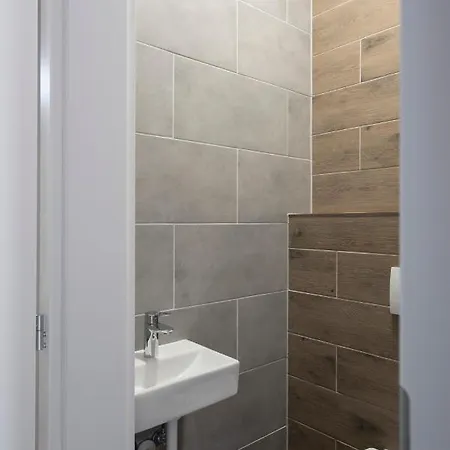 Villa Aranygesztenye Apartmanhaz Balatonudvari