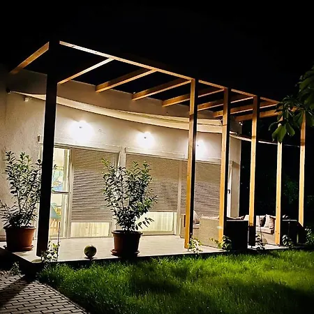 Aranygesztenye Apartmanhaz Balatonudvari