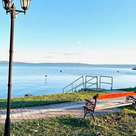Aranygesztenye Apartmanhaz * Balatonudvari