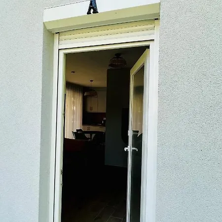 Aranygesztenye Apartmanhaz * Balatonudvari